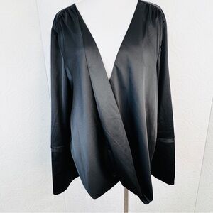 New Isaac Mizrahi IMNYC Size Large Satin Black Wrap Blouse Top Open Front Deep V